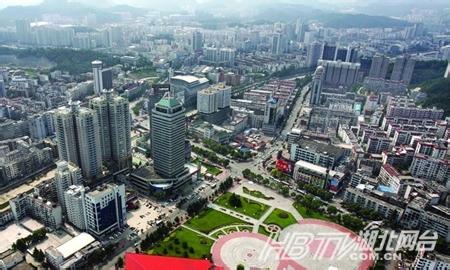 湖北十堰馮先生加盟歐耐克！于2014年8月中旬十堰的馮先生與初次聯系，表達想代理一個防水品牌。隨后歐耐克公司的業務員與馮先生進行了幾次深入溝通，取得了良好的成果。在9月初，馮先生受歐耐克公司邀請，前來考察，在公司廖經理的陪同下，參觀了生產車間，并詳細了解了防水涂料產品的使用過程和一些工程的防水解決方案，并于當天下午正式簽訂歐耐克防水十堰總代理合同